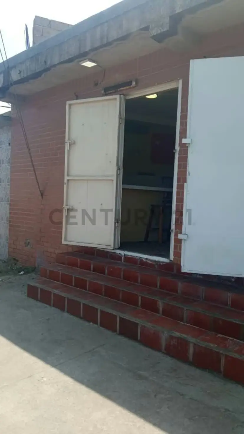 ML - Venta de Local Comercial en Playa Verde