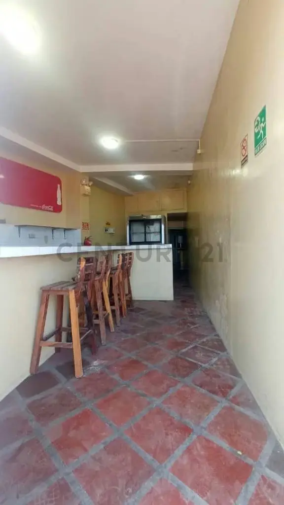 ML - Venta de Local Comercial en Playa Verde - 2