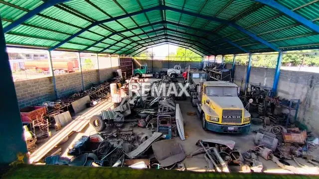 Terreno Industrial y Centro de Operaciones para Carga Pesada - 12