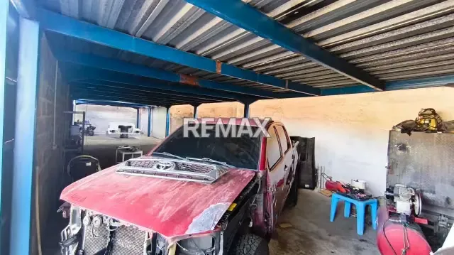 Terreno Industrial y Centro de Operaciones para Carga Pesada - 14