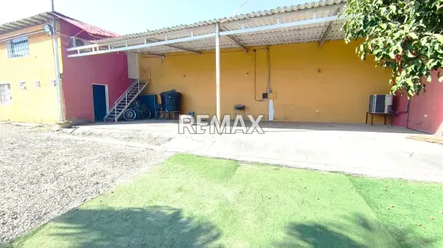 Terreno Industrial y Centro de Operaciones para Carga Pesada - 5
