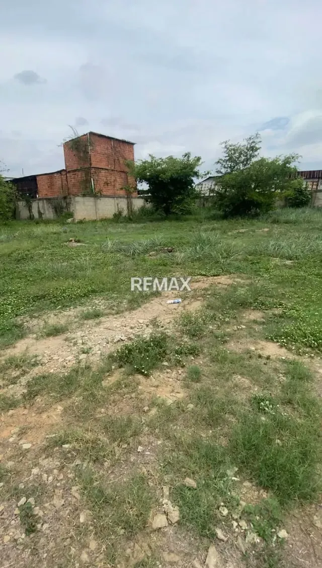 TERRENO INDUSTRIAL EN VENTA EN LA URB. INDUSTRIAL EL RECREO - 2