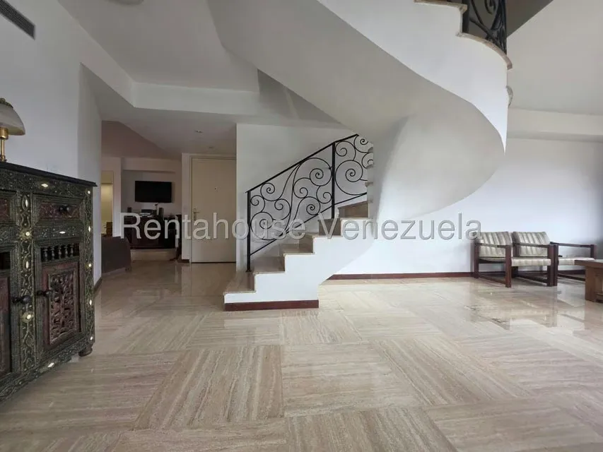 Apartamento (Duplex) en Alquiler en El Rosal, Distrito Metropolitano - 13