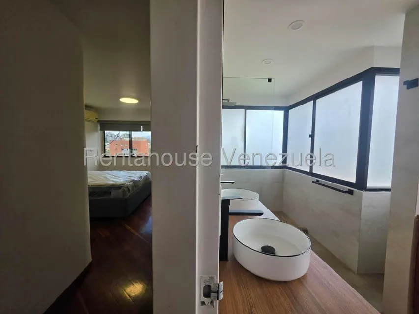 Apartamento (Duplex) en Alquiler en El Rosal, Distrito Metropolitano - 30
