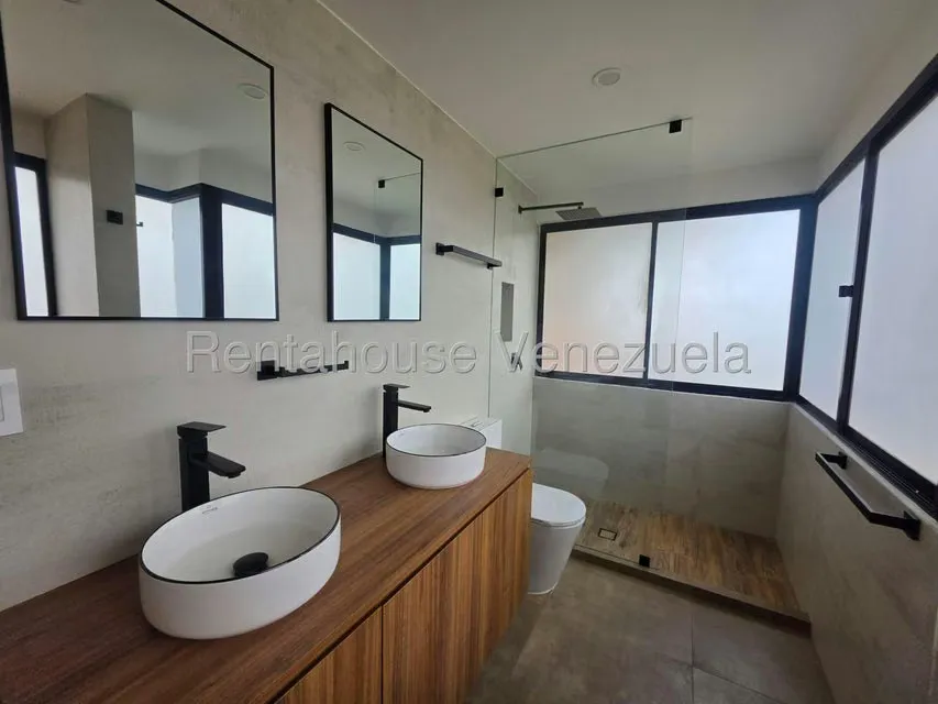Apartamento (Duplex) en Alquiler en El Rosal, Distrito Metropolitano - 33