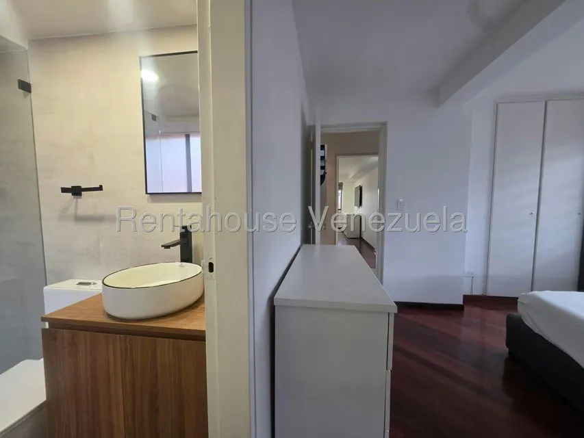 Apartamento (Duplex) en Alquiler en El Rosal, Distrito Metropolitano - 37