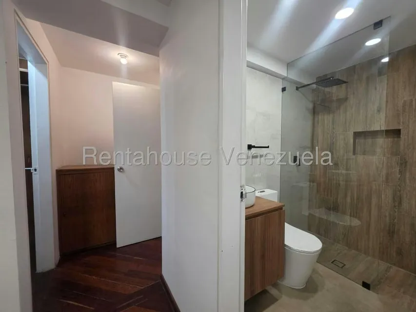 Apartamento (Duplex) en Alquiler en El Rosal, Distrito Metropolitano - 40