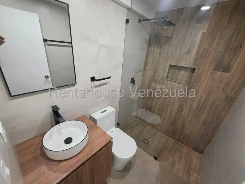 Apartamento (Duplex) en Alquiler en El Rosal, Distrito Metropolitano - 41