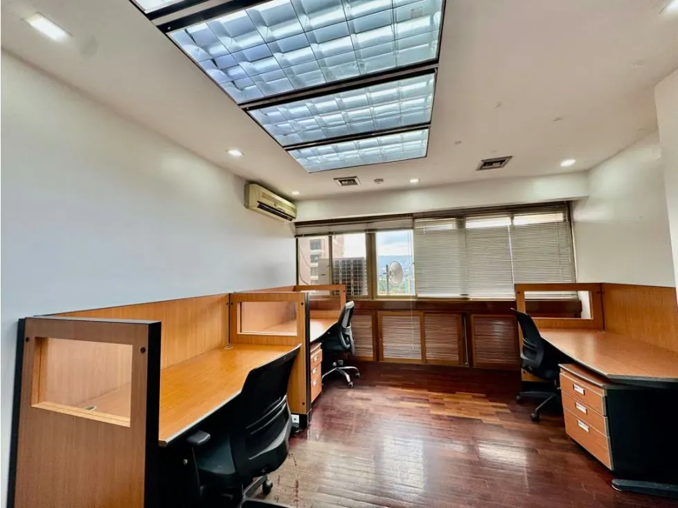 Se alquila oficina 210m2 Centro Plaza Los Palos Grandes - 14
