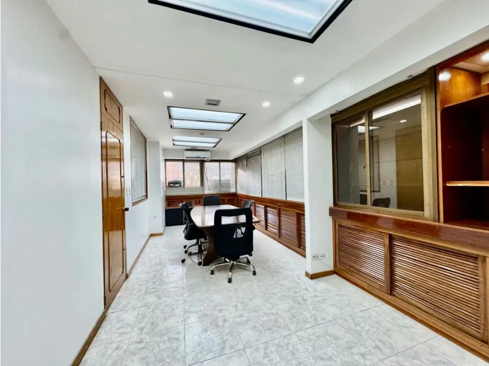 Se alquila oficina 210m2 Centro Plaza Los Palos Grandes - 7