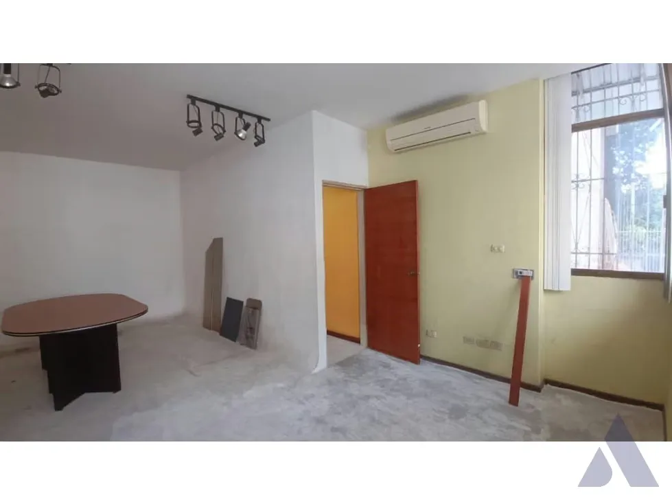 Se alquila oficina/depósito 150m2 El Marques 8112 - 8