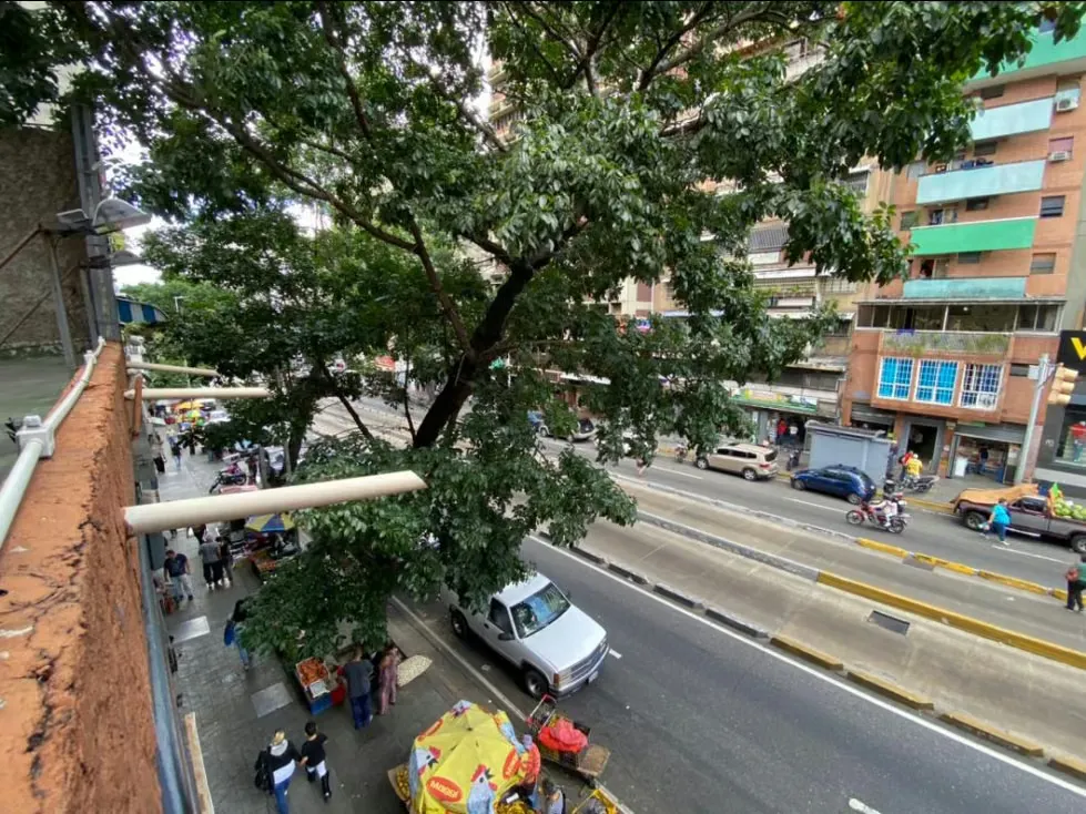 Local Comercial en Venta en Av Fuerzas Armadas Caracas ¡Oportunidad! - 2
