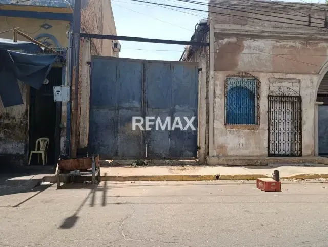 Terreno en venta en la Avenida Padilla, Maracaibo