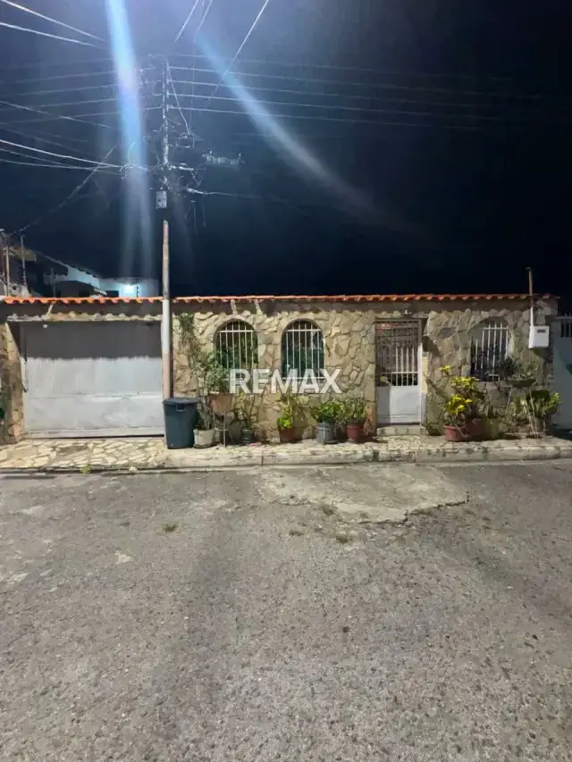 ALQUILER DE ANEXO URB VALLE LINDO