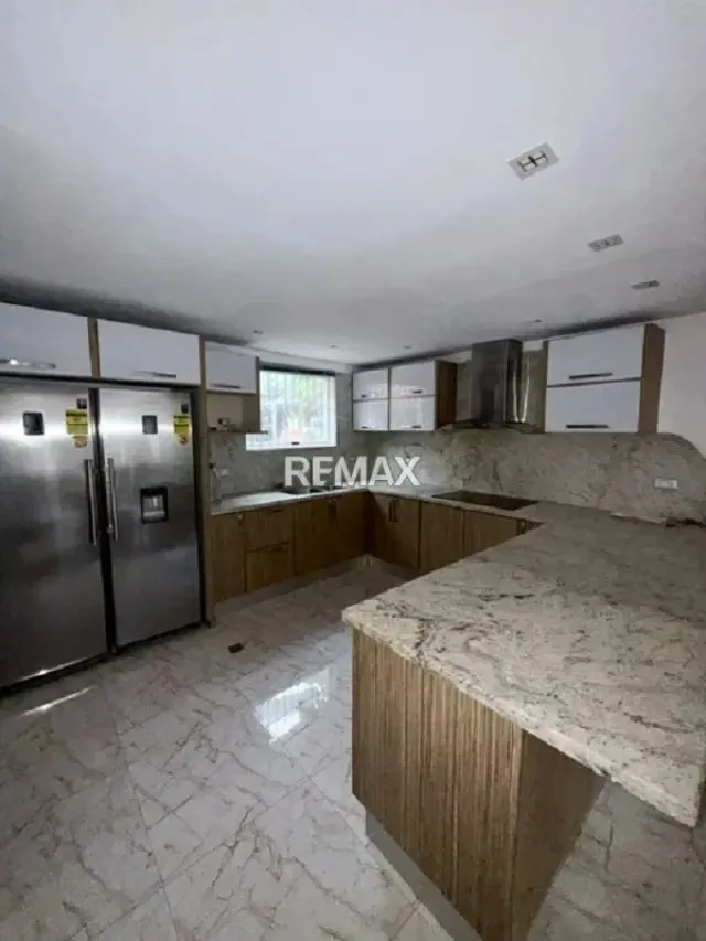 TOWN HOUSE COMERCIAL EN ALQUILER - 2