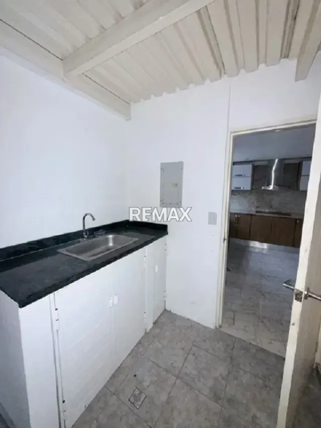 TOWN HOUSE COMERCIAL EN ALQUILER - 5