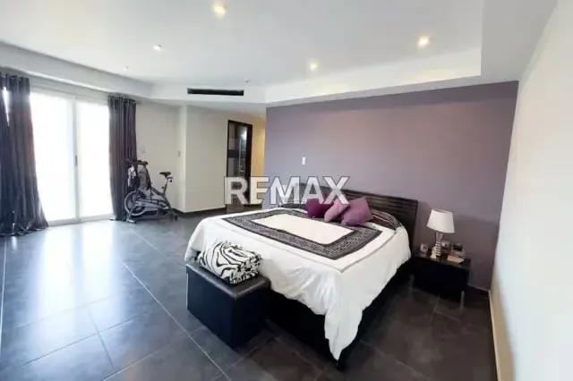 EN VENTA IMPONENTE CASA DE DOS NIVELES, MODERNA CON PISCINA, URB. COSTA AZUL, ISLA DE MARGARITA. - 16