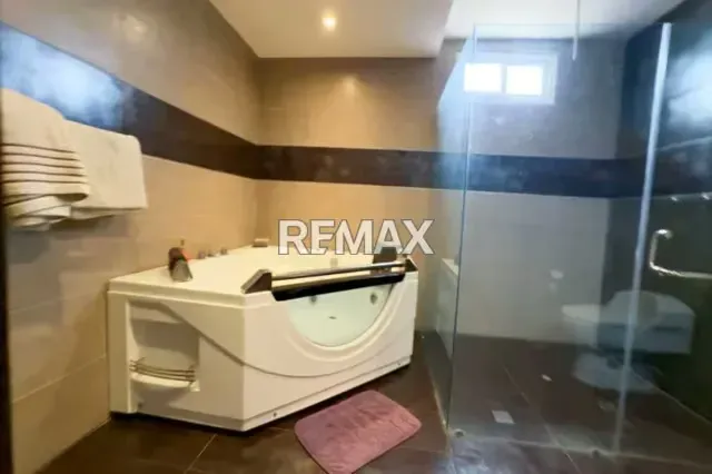 EN VENTA IMPONENTE CASA DE DOS NIVELES, MODERNA CON PISCINA, URB. COSTA AZUL, ISLA DE MARGARITA. - 19