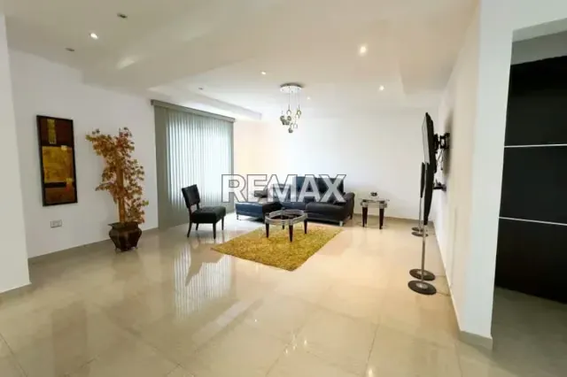 EN VENTA IMPONENTE CASA DE DOS NIVELES, MODERNA CON PISCINA, URB. COSTA AZUL, ISLA DE MARGARITA. - 6