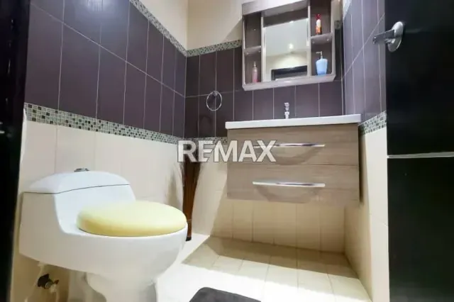 EN VENTA IMPONENTE CASA DE DOS NIVELES, MODERNA CON PISCINA, URB. COSTA AZUL, ISLA DE MARGARITA. - 8