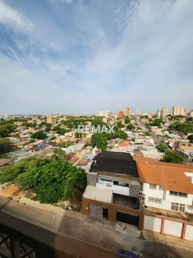 Se vende apartamento zona este, edificio Toki-eder, av 2A, piso 5, apartamento 5B - 16