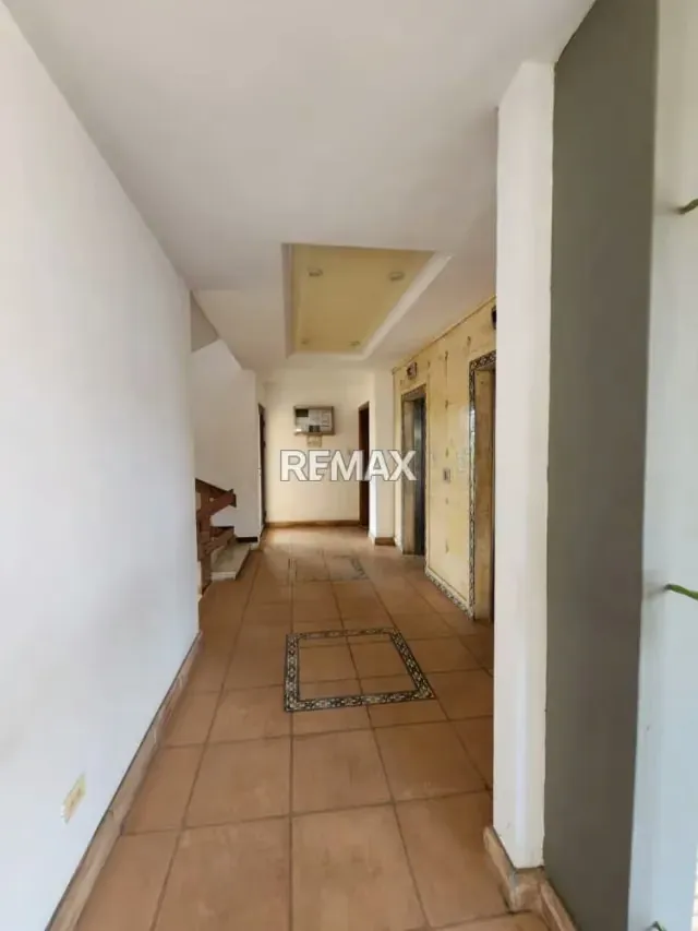 Se vende apartamento zona este, edificio Toki-eder, av 2A, piso 5, apartamento 5B - 2
