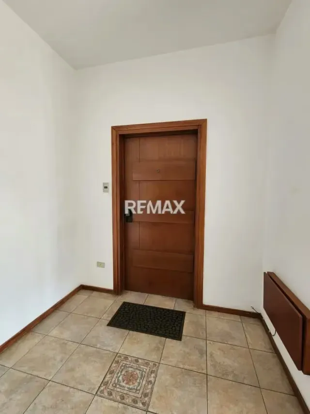 Se vende apartamento zona este, edificio Toki-eder, av 2A, piso 5, apartamento 5B - 9