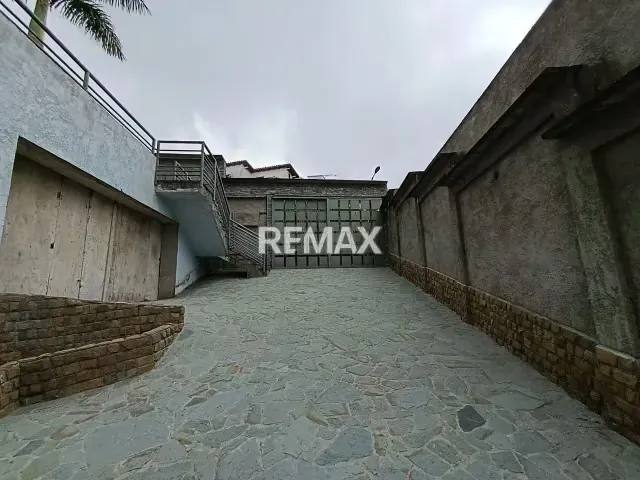 Casa Obra Gris en Venta, Urb. Parque El Retiro - 18