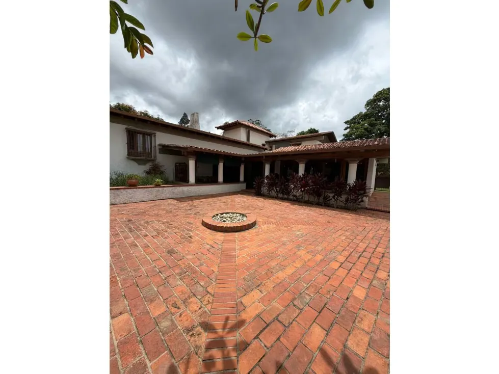 Casa en venta 598m2 5H+2S/5.5B+S/10P La Lagunita - 2