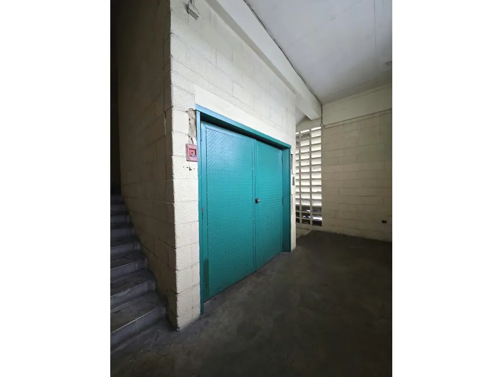 PISO INDUSTRIAL EN ALQUILER 377 M2- URB LEBRUN - 11