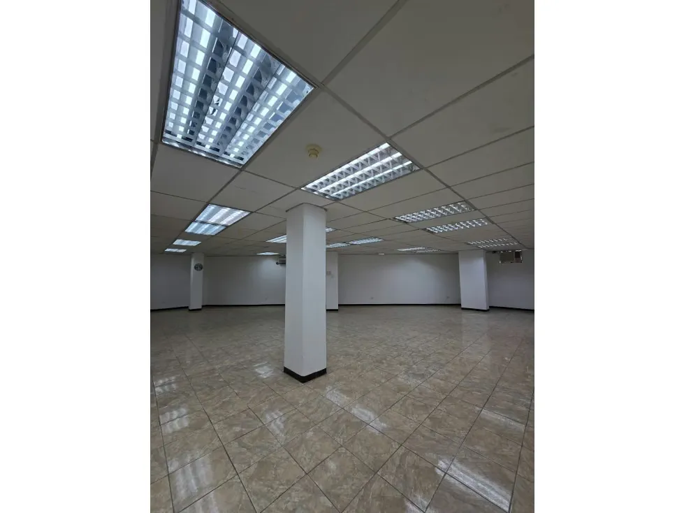 PISO INDUSTRIAL EN ALQUILER 377 M2- URB LEBRUN - 2