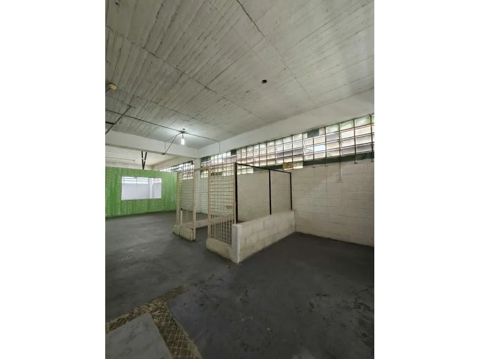 PISO INDUSTRIAL EN ALQUILER 377 M2- URB LEBRUN - 7