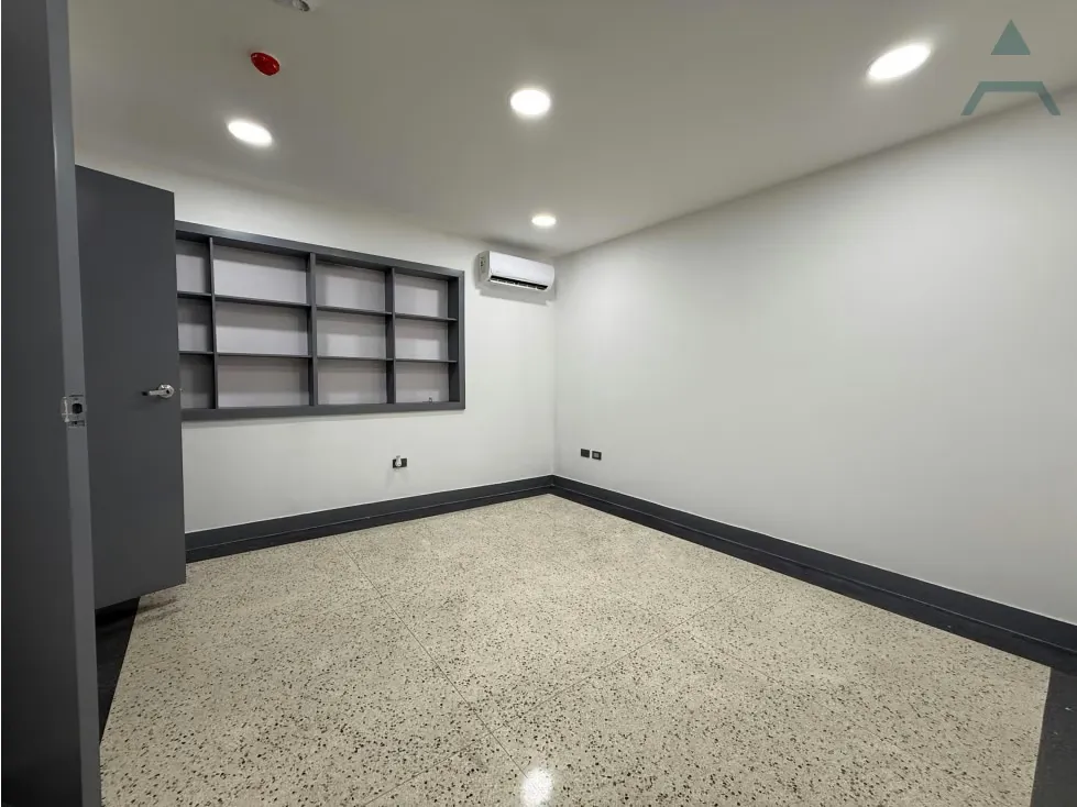 Se alquila Local comercial 65m² San Roman - 12