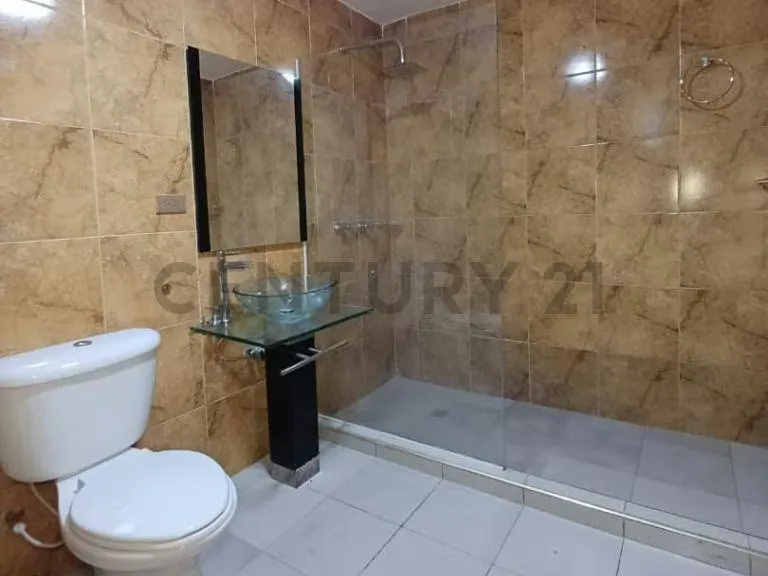 Townhouse en Alquiler - 11