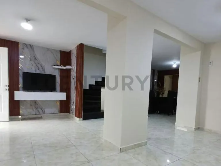 Townhouse en Alquiler - 2