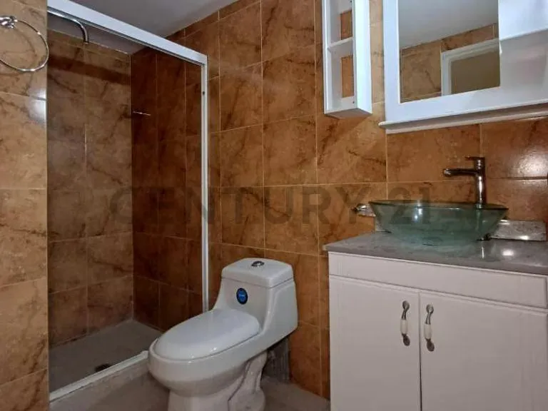 Townhouse en Alquiler - 8