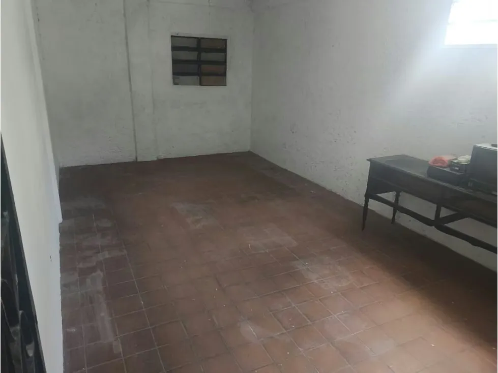 San Bernardino Av Panteón VENDO casa comercial 700m2 (mogo) - 4