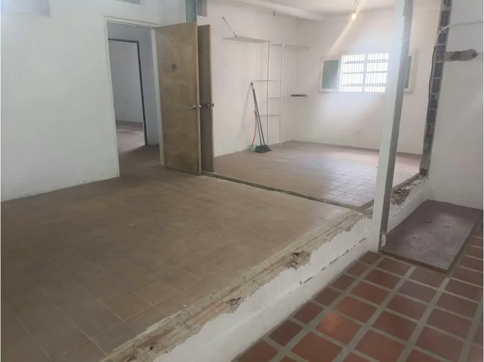 San Bernardino Av Panteón VENDO casa comercial 700m2 (mogo) - 5