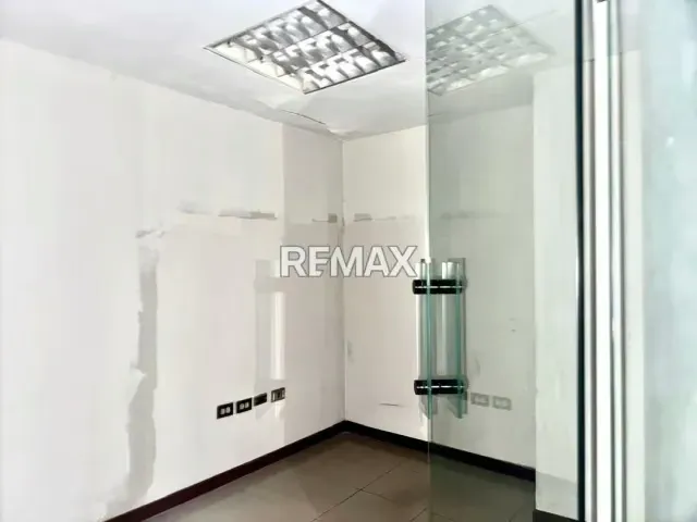 En venta Local Comercial , El Silencio 342,76 M². - 7