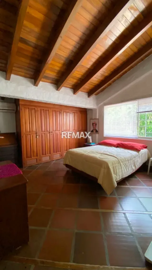 CASA EN VENTA URB. EL PEDREGAL - 8