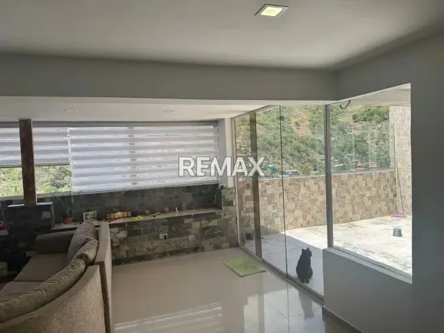 Hermoso Penthouse Remodelado ubicado en el paraíso en venta - 4