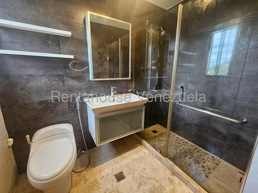 Apartamento (1 Nivel) en Venta en Santa Paula, Distrito Metropolitano - 24