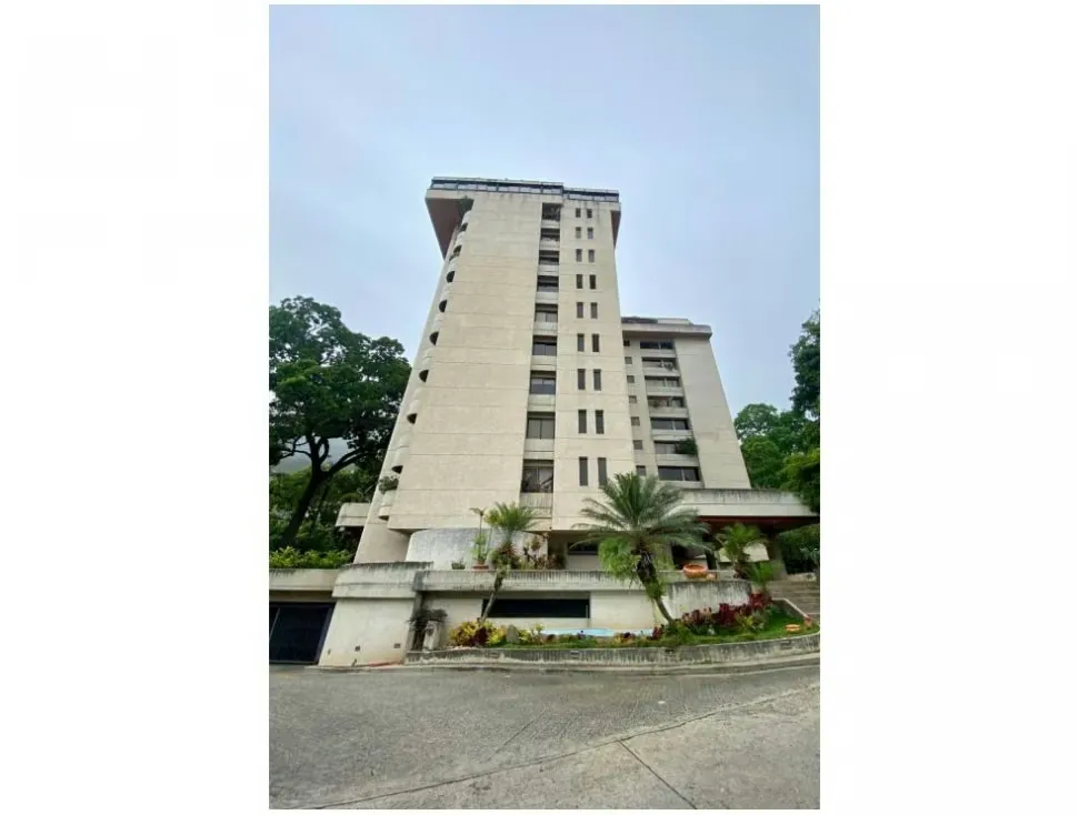 Vendo amplio apartamento 264m2 en Los Chorros - 2