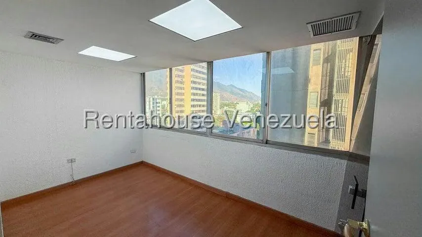 Oficina en Alquiler en La Campiña, Distrito Metropolitano - 15