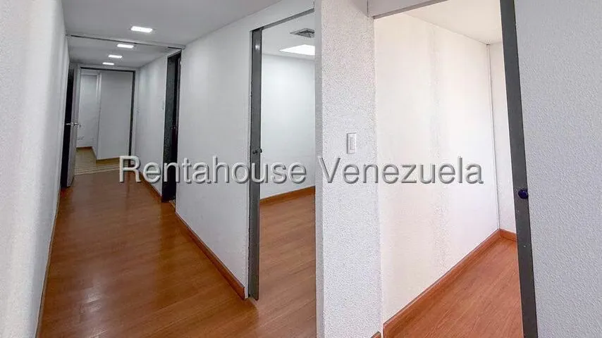 Oficina en Alquiler en La Campiña, Distrito Metropolitano - 10