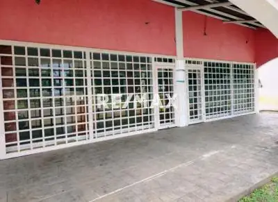Se ofrece en Venta Dos Locales Comerciale en uno ubicado en el Centro Comercial Valle de Luna, sector Tipuro, Maturín