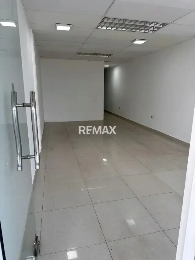 ALQUILO LOCAL COMERCIAL MILENIUM PISO 1