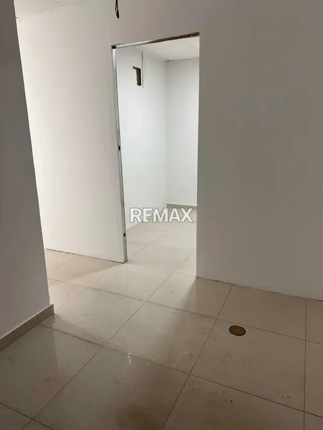 ALQUILO LOCAL COMERCIAL MILENIUM PISO 1 - 3