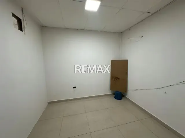 ALQUILO LOCAL COMERCIAL MILENIUM PISO 1 - 4