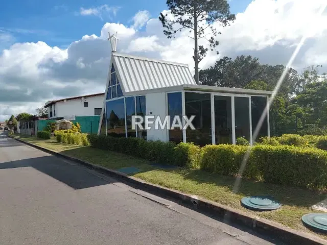 Town House en venta Urb. LOS PICACHOS - 3
